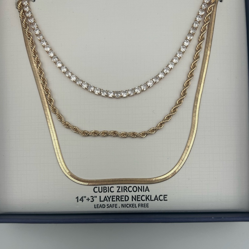 *New* House of Harlow 1960 Gold Layered Necklace - Picture 5 of 8